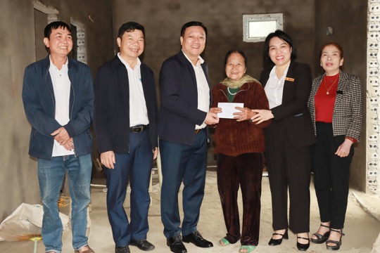 Xã Đức Thọ kịp thời sẻ chia, hỗ trợ các hoàn cảnh đặc biệt khó khăn 