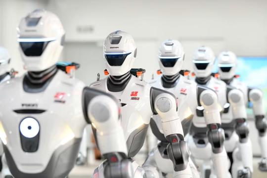 Trung Quốc chỉ trích Mỹ về lệnh cấm nhập khẩu robot hình người