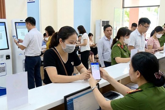 Thủ tướng chỉ đạo xử lý tình trạng yêu cầu giấy tờ đã tích hợp trên VNeID