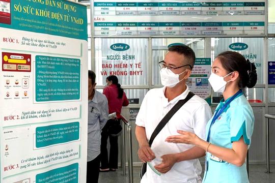 Đẩy mạnh triển khai chiến dịch 100 ngày cập nhật Sổ sức khoẻ điện tử 