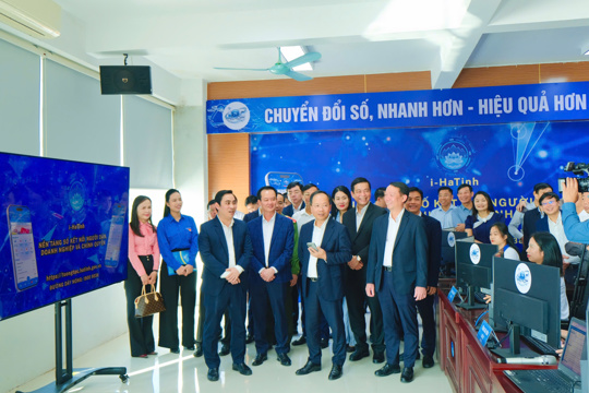 Hà Tĩnh đẩy mạnh thực hiện Nghị quyết số 66.22/2026/NQ-CP phát triển công dân số, lấy quyền và lợi ích người dân làm trung tâm 