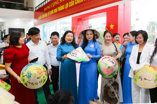 Sôi nổi ngày hội khởi nghiệp của phụ nữ Hà Tĩnh 