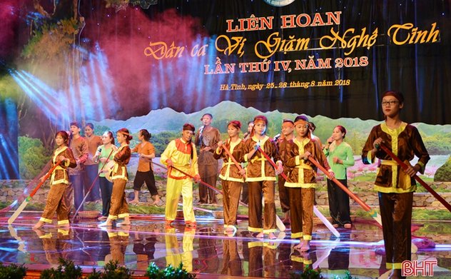 Khán giả Hà Tĩnh được thưởng thức nhiều tiết mục dân ca ví, giặm đặc sắc