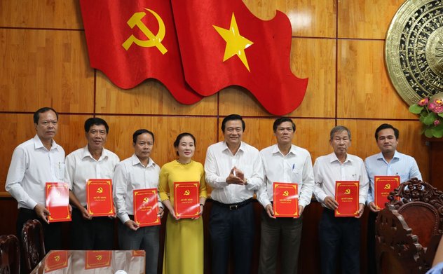 Điều động, bổ nhiệm nhân sự 5 địa phương