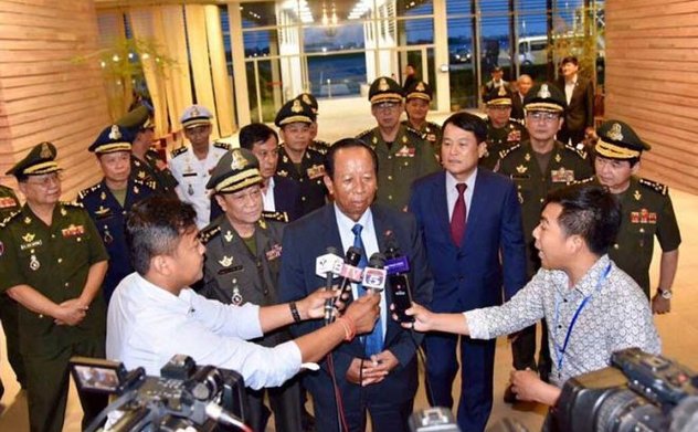 Bộ trưởng Campuchia đòi Thủ tướng Singapore cải chính về quân đội Việt Nam