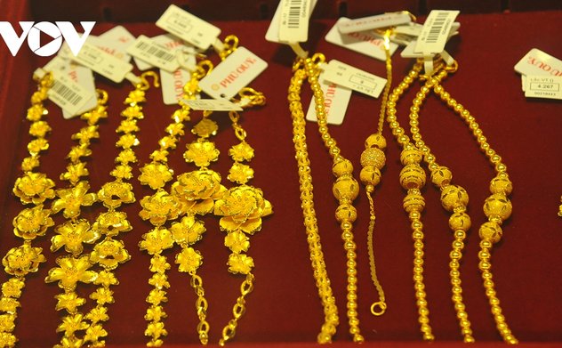 Giá vàng trong nước và thế giới cùng giảm