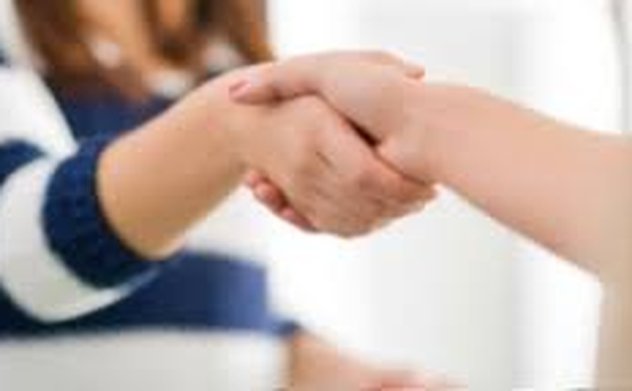 Quy định mới Bộ Y tế: Bắt tay, ôm, hôn, tiếp xúc cơ thể với F0 mới coi là F1