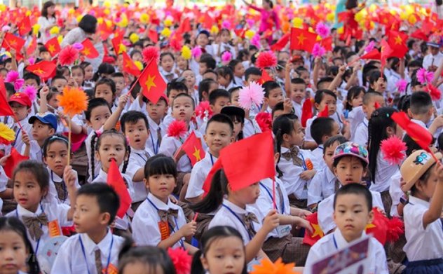 Sáng nay học sinh cả nước nô nức dự Lễ Khai giảng năm học mới  2022-2023