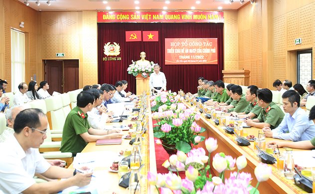 Đẩy nhanh xây dựng và số hóa dữ liệu các bộ, ngành để phục vụ người dân và doanh nghiệp