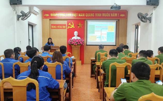 Hội nghị Sơ kết phối hợp cài đặt định danh điện tử giữa Thành đoàn và Công an Thành phố