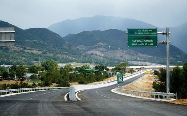 Cần “tem” truy xuất chất lượng đường cao tốc