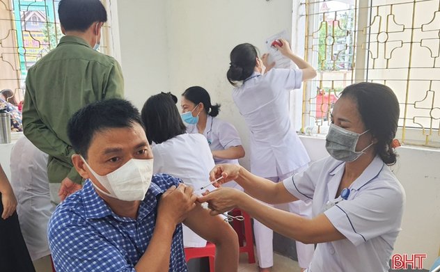 COVID-19 chính thức thành bệnh truyền nhiễm nhóm B từ hôm nay 