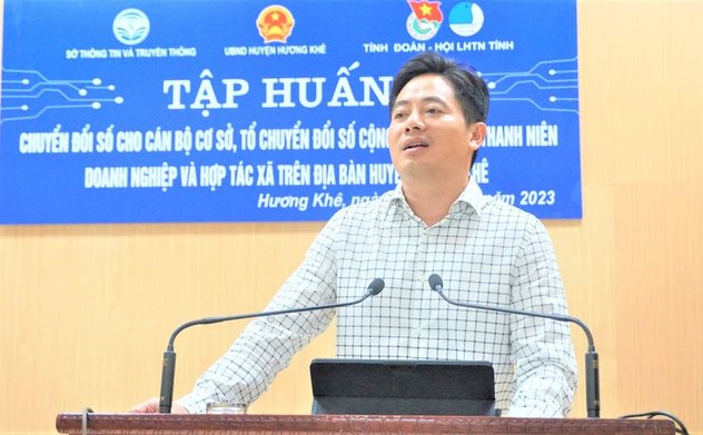 Tập huấn chuyển đổi số cho thanh niên, DN, HTX trên địa bàn huyện Hương Khê