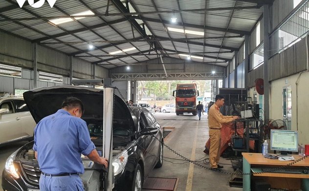 Cục Đăng kiểm: Cấm các trung tâm "ra luật riêng" gây khó người dân
