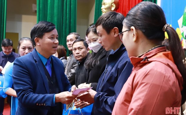 Mang tết ấm áp, đoàn viên đến người lao động Hà Tĩnh
