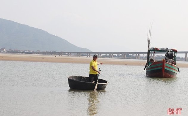 Ngư dân Hà Tĩnh “xông biển” ngày đầu năm mới 