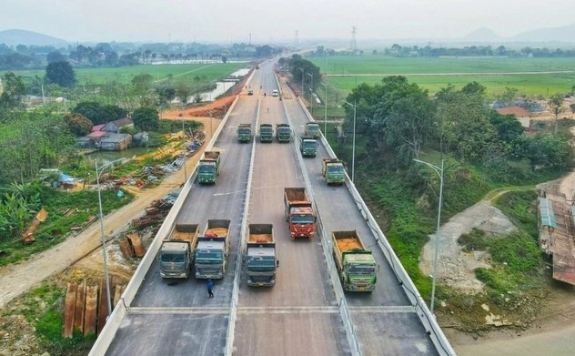 Thủ tướng yêu cầu đẩy nhanh nâng cấp các tuyến cao tốc đầu tư phân kỳ