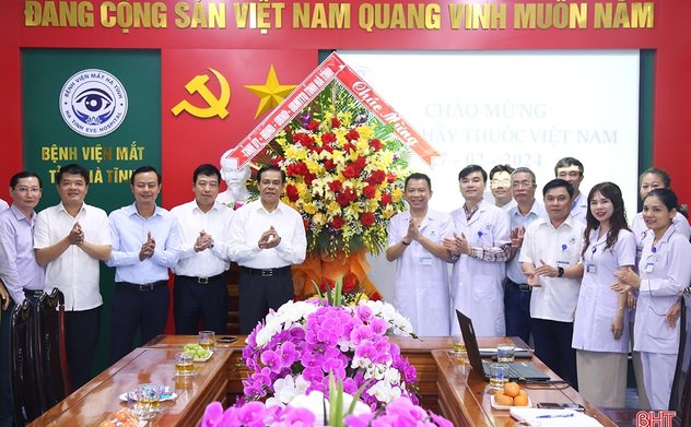 Lãnh đạo tỉnh chúc mừng Sở Y tế và các đơn vị nhân Ngày Thầy thuốc Việt Nam 