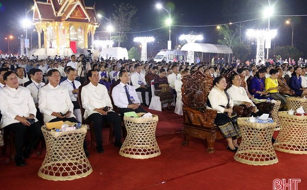 Đoàn đại biểu Hà Tĩnh dự Lễ kỷ niệm 40 năm Ngày thành lập tỉnh Bolikhămxay 