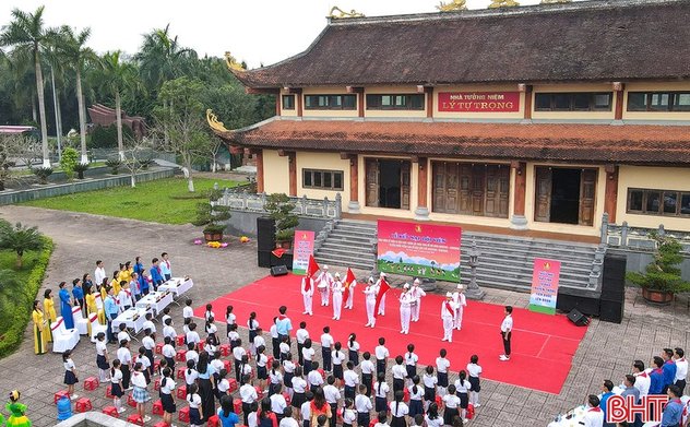 Kết nạp lớp đội viên kỷ niệm 70 năm Chiến thắng Điện Biên Phủ