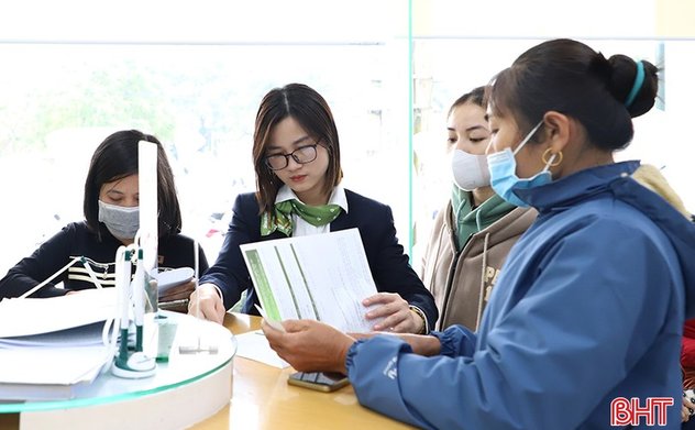 Lãi suất cho vay giảm, vốn tín dụng vẫn khó hấp thụ