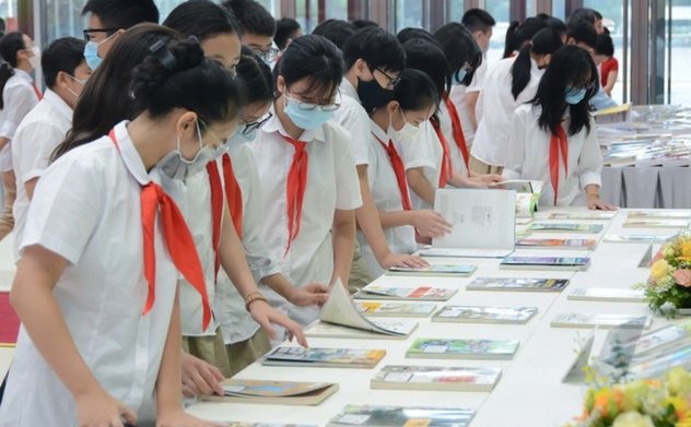 Kiểm soát chặt chi phí xuất bản, phát hành để giảm giá sách giáo khoa 