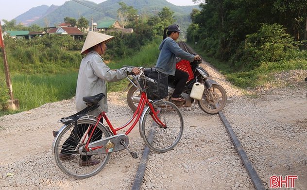 Có biện pháp thu hẹp, xóa bỏ lối đi tự mở để đảm bảo ATGT đường sắt 