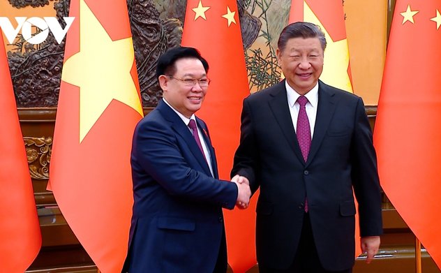 Chủ tịch Quốc hội Vương Đình Huệ hội kiến Tổng Bí thư, Chủ tịch nước Trung Quốc Tập Cận Bình 