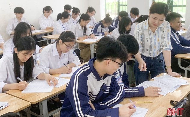 Gần 17.000 học sinh Hà Tĩnh tham gia kỳ thi thử tốt nghiệp THPT