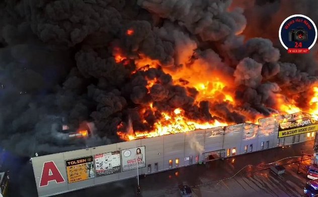 Cháy trung tâm thương mại ở Ba Lan: Nhiều quầy hàng của người Việt bị ảnh hưởng 