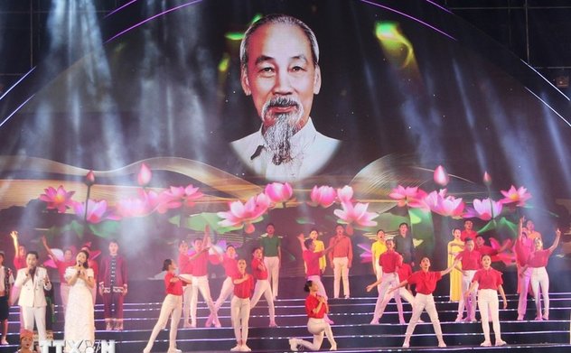 Chương trình nghệ thuật đặc biệt bế mạc Lễ hội Làng Sen năm 2024