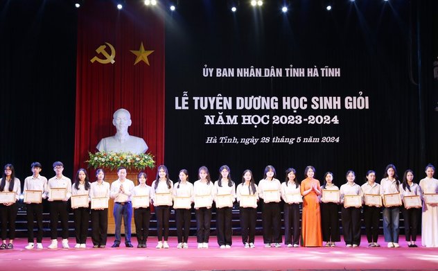 Hà Tĩnh tổ chức Lễ tuyên dương học sinh giỏi năm học 2023-2024 