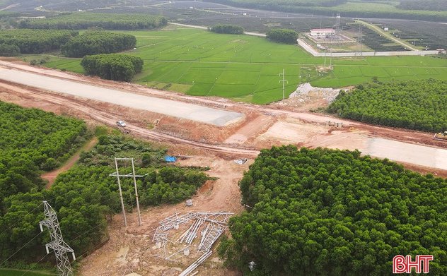 Đẩy nhanh tiến độ di dời công trình lưới điện phục vụ thi công dự án cao tốc Bắc - Nam