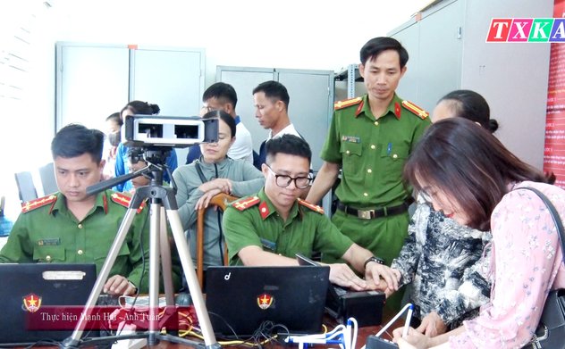 Công an Thị xã Kỳ Anh ra quân làm thẻ Căn cước cho đối tượng từ 0 - 6 tuổi và từ 6 tuổi trở lên