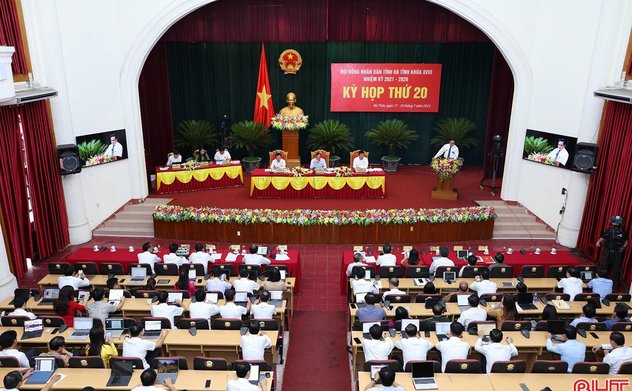 Kỳ họp thứ 20 tiến hành phiên bế mạc, thông qua nhiều nghị quyết quan trọng