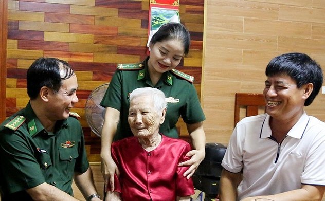 Sở LĐ-TB&XH Hà Tĩnh hướng dẫn tặng quà tri ân dịp 27/7