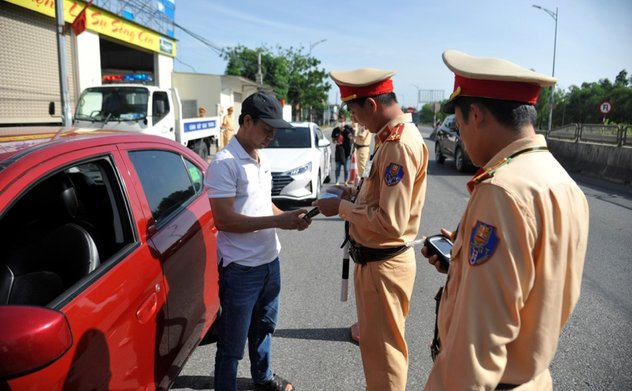 Kiểm tra thông tin qua VNeID có giá trị như kiểm tra trực tiếp giấy tờ 