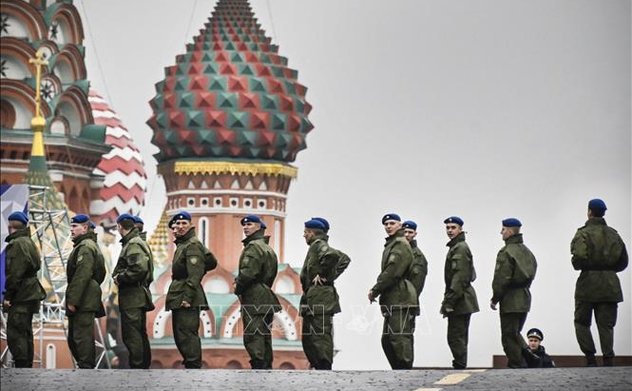 Nga thông qua luật đồng bộ hoá nghĩa vụ quân sự và nhập quốc tịch 