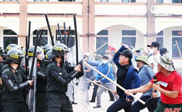 Ấn tượng màn thực binh diễn tập phòng thủ huyện Hương Khê 