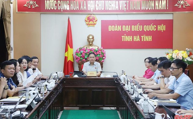 Đại biểu Quốc hội Hà Tĩnh chất vấn 2 bộ trưởng 