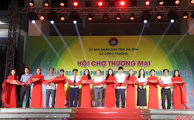 Khai mạc hội chợ sản phẩm OCOP, công nghiệp nông thôn tiêu biểu Hà Tĩnh 