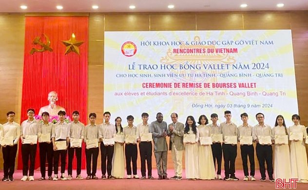 45 học sinh, sinh viên Hà Tĩnh được nhận học bổng Vallet 