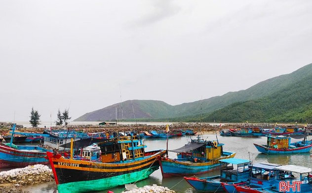 3.056 tàu thuyền của Hà Tĩnh vào nơi tránh trú, di chuyển tới vùng an toàn
