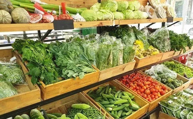 Thủ tướng: Kiên quyết không để tình trạng găm hàng, tăng giá bất hợp lý sau bão