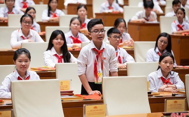 Thiếu nhi Hà Tĩnh đóng góp ý kiến tại phiên họp "Quốc hội trẻ em" 