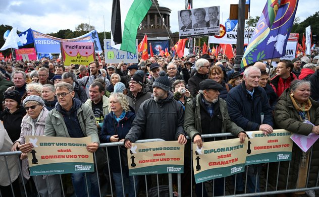 Biểu tình phản đối viện trợ cho Ukraine ở Đức 