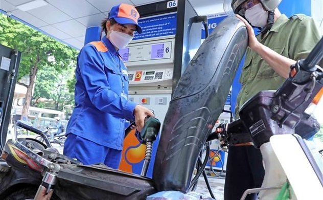 Giá xăng dầu khả năng tăng mạnh vào ngày mai