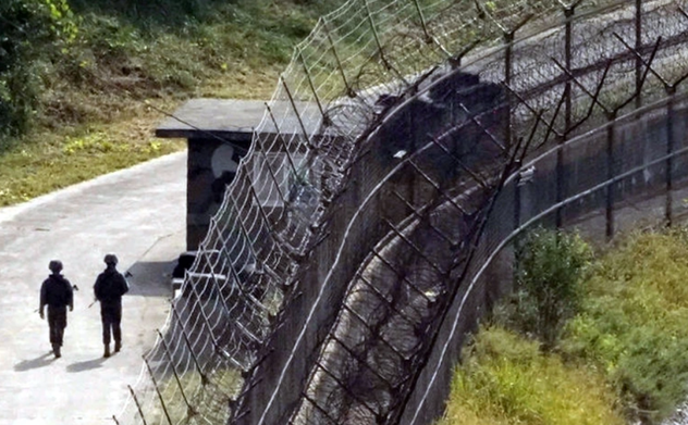 Triều Tiên tuyên bố Hàn Quốc là “quốc gia thù địch” theo Hiến pháp 