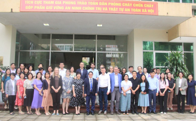 Tọa đàm “Quản lý rác thải nhựa ở Việt Nam: Từ mục tiêu chính sách đến hành động thực tiễn”.