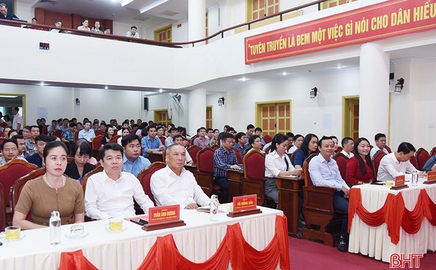 194 lãnh đạo cấp phòng ở Hà Tĩnh bồi dưỡng, cập nhật kiến thức